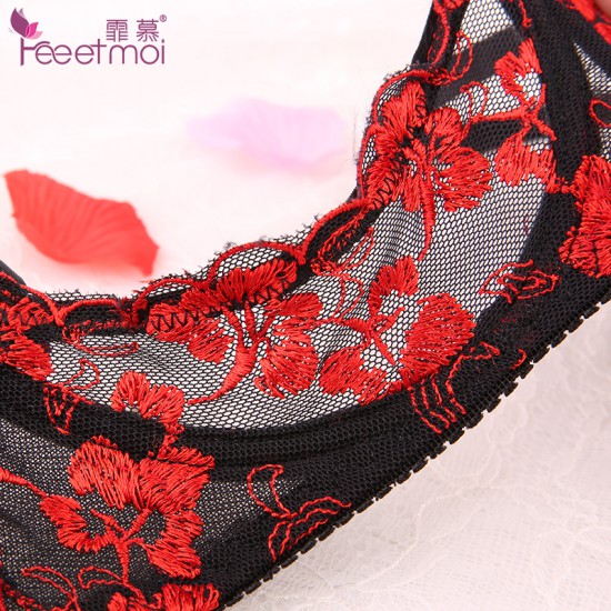 露乳刺繡網紗三點式套裝